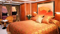 PRIVATE LIVES - Master Cabin